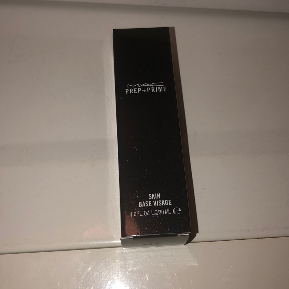 NEVER USED. Mac prep and prime . Skin base visage